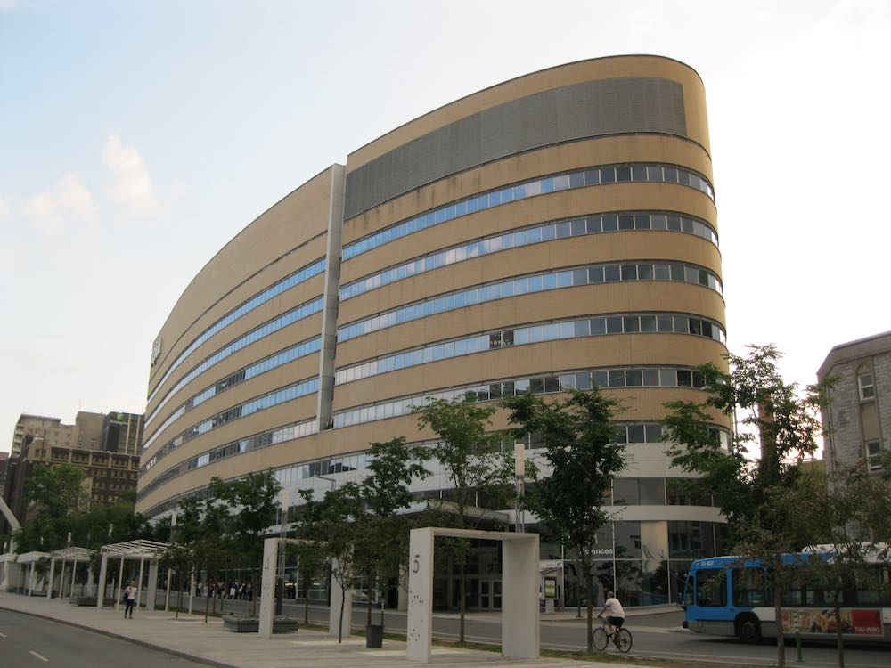 Front view of the PK-UQÀM building